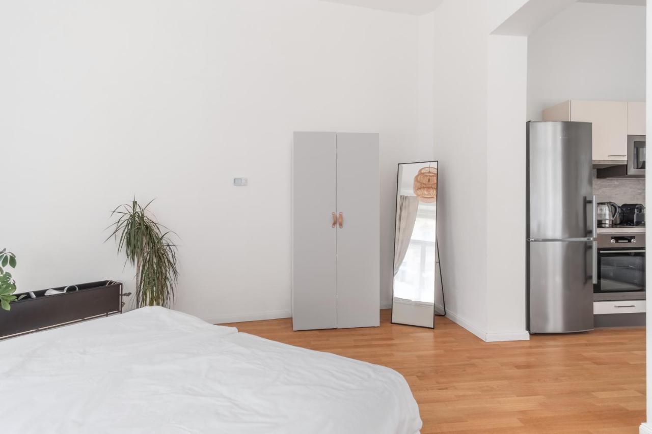 Luminous Apartment For 2 Near Wenceslas Square By Prague Days Екстер'єр фото
