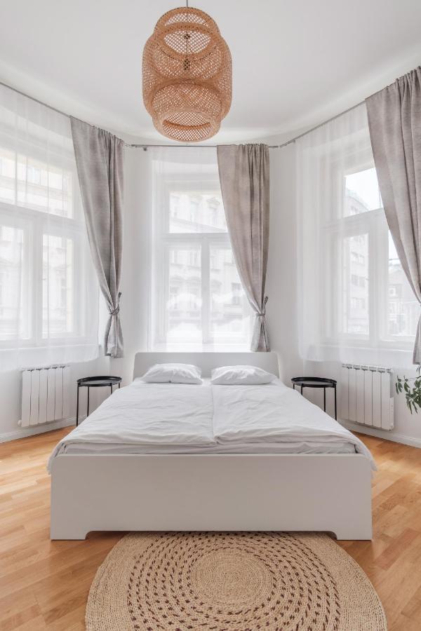 Luminous Apartment For 2 Near Wenceslas Square By Prague Days Екстер'єр фото