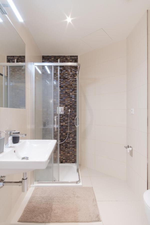 Luminous Apartment For 2 Near Wenceslas Square By Prague Days Екстер'єр фото
